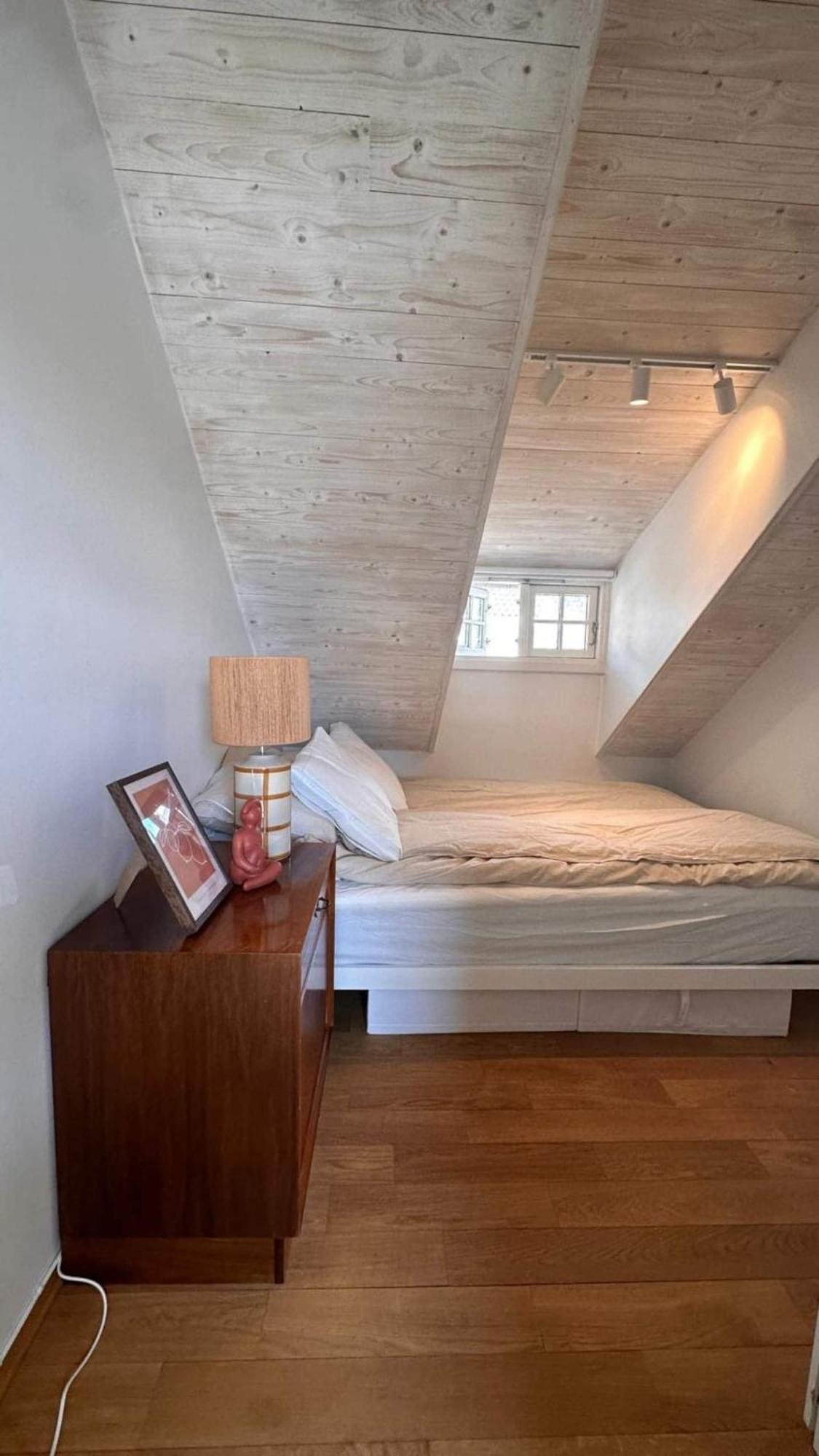 Apartment Charming By The Sea